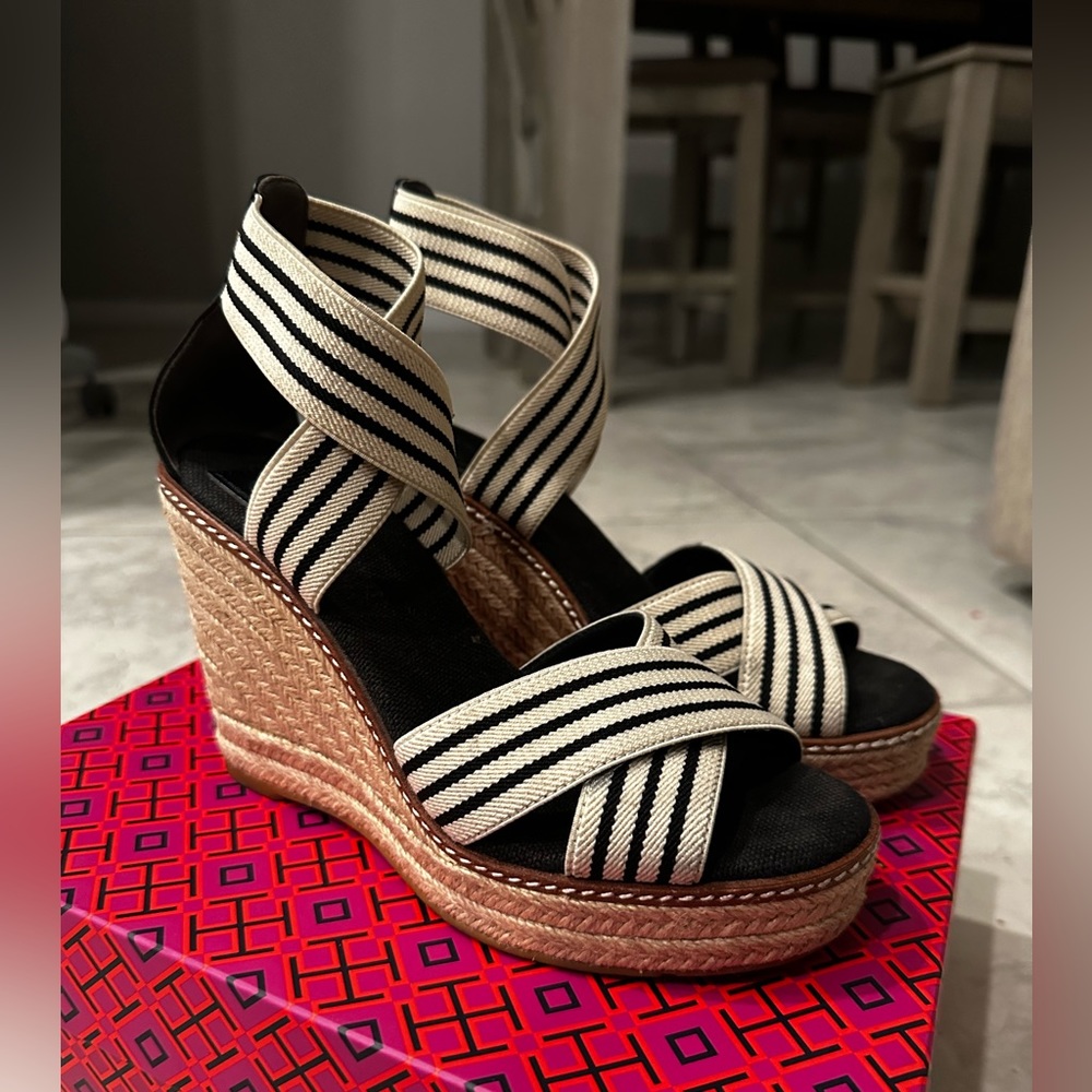 Tory Burch Wedge sandal